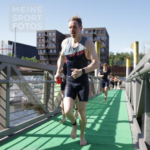 09.08.2026 - GEWOBA Citytriathlon Bremen Yannick Fuchs http://msf.ph/oto/9931824 09.08.2026 10:17:21 Schwimmen 289, 295, 312, 327, 332, 352, 356, 359, 378, 379, 395, 403 meine-sportfotos.de