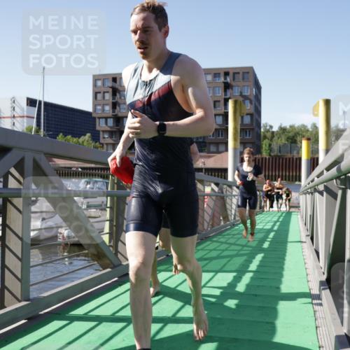 09.08.2026 - GEWOBA Citytriathlon Bremen Yannick Fuchs http://msf.ph/oto/9931825 09.08.2026 10:17:21 Schwimmen 289, 295, 312, 327, 332, 352, 356, 359, 378, 379, 395, 403 meine-sportfotos.de