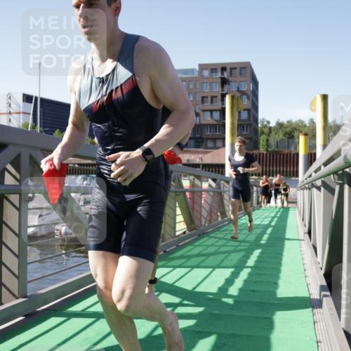 09.08.2026 - GEWOBA Citytriathlon Bremen Yannick Fuchs http://msf.ph/oto/9931826 09.08.2026 10:17:21 Schwimmen 289, 295, 312, 327, 332, 352, 356, 359, 378, 379, 395, 403 meine-sportfotos.de