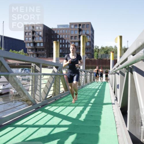 09.08.2026 - GEWOBA Citytriathlon Bremen Yannick Fuchs http://msf.ph/oto/9931829 09.08.2026 10:17:22 Schwimmen 289, 295, 312, 332, 352, 356, 359, 378, 379, 395, 403 meine-sportfotos.de