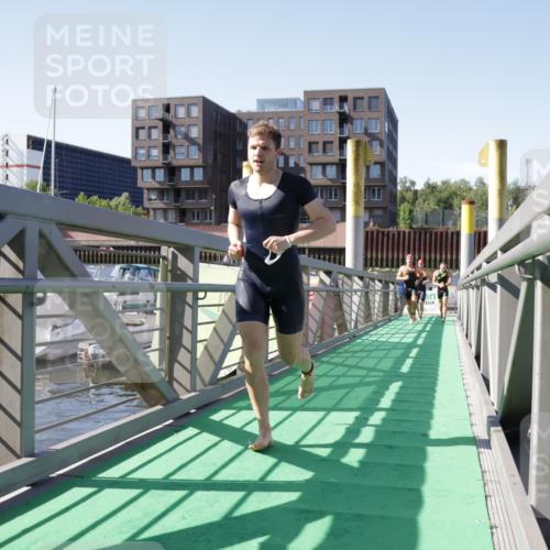 09.08.2026 - GEWOBA Citytriathlon Bremen Yannick Fuchs http://msf.ph/oto/9931830 09.08.2026 10:17:23 Schwimmen 289, 312, 332, 352, 356, 359, 378, 379, 395, 403 meine-sportfotos.de