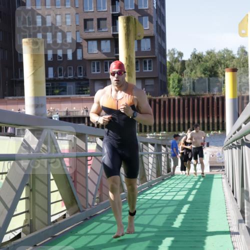 09.08.2026 - GEWOBA Citytriathlon Bremen Yannick Fuchs http://msf.ph/oto/9931837 09.08.2026 10:17:29 Schwimmen 289, 312, 332, 352, 356, 359, 363, 379, 395 meine-sportfotos.de