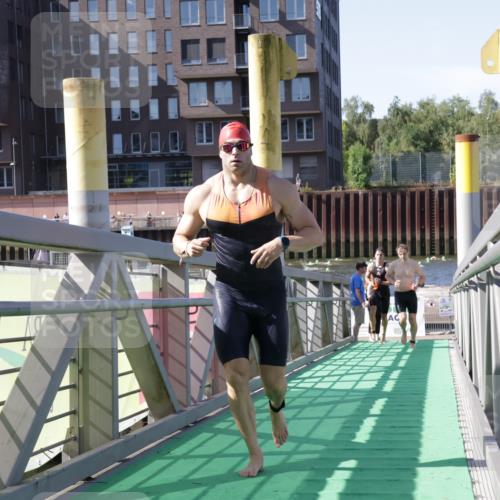 09.08.2026 - GEWOBA Citytriathlon Bremen Yannick Fuchs http://msf.ph/oto/9931838 09.08.2026 10:17:29 Schwimmen 289, 312, 332, 352, 356, 359, 363, 379, 395 meine-sportfotos.de