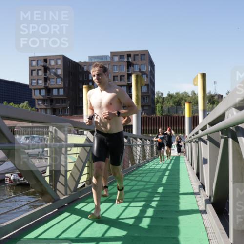 09.08.2026 - GEWOBA Citytriathlon Bremen Yannick Fuchs http://msf.ph/oto/9931844 09.08.2026 10:17:34 Schwimmen 289, 312, 332, 340, 352, 356, 363, 379, 395, 437, 502, 523 meine-sportfotos.de