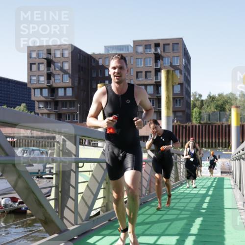 09.08.2026 - GEWOBA Citytriathlon Bremen Yannick Fuchs http://msf.ph/oto/9931848 09.08.2026 10:17:39 Schwimmen 289, 340, 363, 379, 395, 397, 437, 502, 523 meine-sportfotos.de