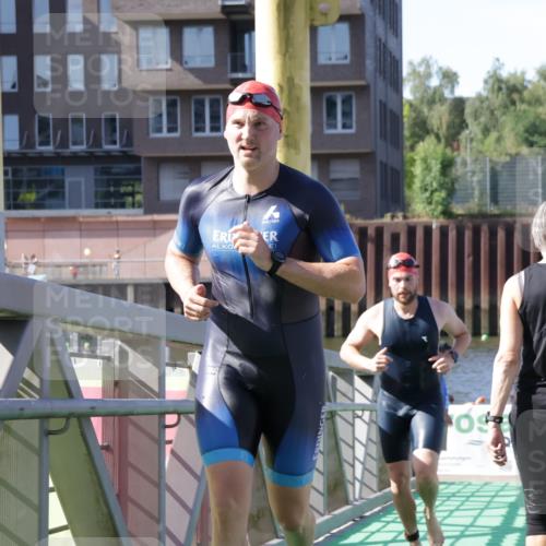 09.08.2026 - GEWOBA Citytriathlon Bremen Yannick Fuchs http://msf.ph/oto/9931868 09.08.2026 10:18:35 Schwimmen 311, 317, 320, 334, 337, 355 meine-sportfotos.de
