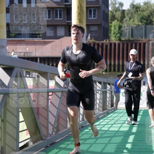 09.08.2026 - GEWOBA Citytriathlon Bremen Yannick Fuchs http://msf.ph/oto/9931880 09.08.2026 10:18:45 Schwimmen 294, 311, 334, 355 meine-sportfotos.de