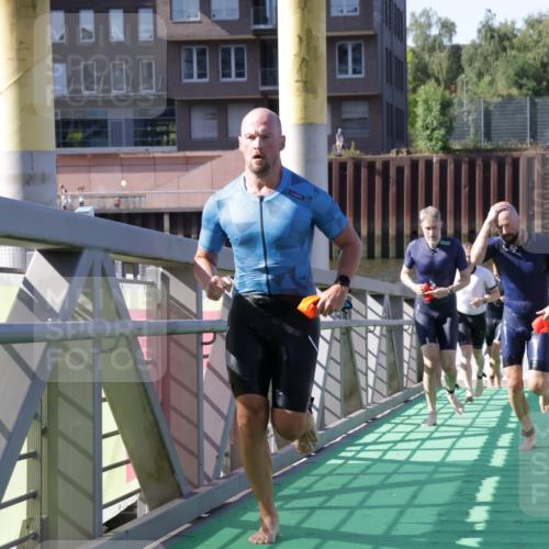09.08.2026 - GEWOBA Citytriathlon Bremen Yannick Fuchs http://msf.ph/oto/9931909 09.08.2026 10:19:16 Schwimmen 304, 328, 366, 374, 382, 406, 516, 519 meine-sportfotos.de