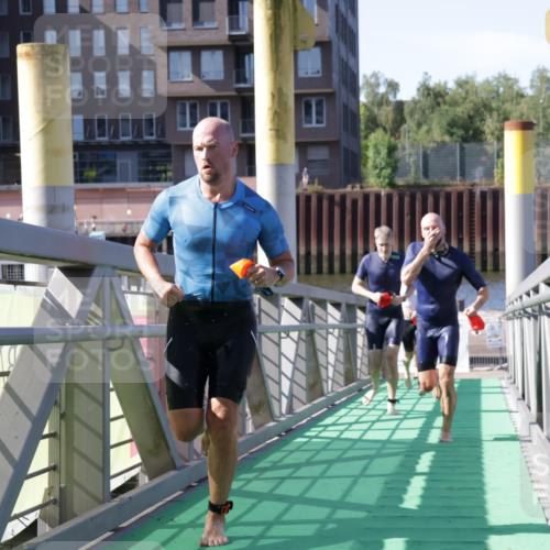 09.08.2026 - GEWOBA Citytriathlon Bremen Yannick Fuchs http://msf.ph/oto/9931910 09.08.2026 10:19:17 Schwimmen 304, 366, 374, 382, 406, 516, 519 meine-sportfotos.de