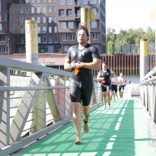 09.08.2026 - GEWOBA Citytriathlon Bremen Yannick Fuchs http://msf.ph/oto/9931922 09.08.2026 10:19:23 Schwimmen 353, 366, 374, 382, 443, 519, 520 meine-sportfotos.de