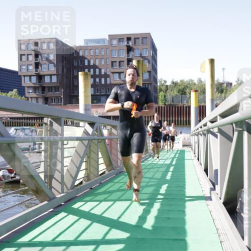 09.08.2026 - GEWOBA Citytriathlon Bremen Yannick Fuchs http://msf.ph/oto/9931923 09.08.2026 10:19:24 Schwimmen 305, 353, 366, 374, 382, 443, 519, 520 meine-sportfotos.de