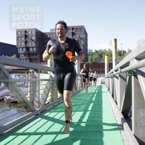 09.08.2026 - GEWOBA Citytriathlon Bremen Yannick Fuchs http://msf.ph/oto/9931925 09.08.2026 10:19:24 Schwimmen 305, 353, 366, 374, 382, 443, 519, 520 meine-sportfotos.de