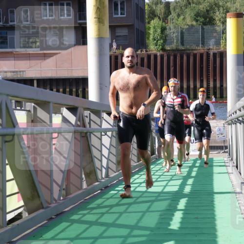 09.08.2026 - GEWOBA Citytriathlon Bremen Yannick Fuchs http://msf.ph/oto/9931940 09.08.2026 10:19:33 Schwimmen 305, 344, 353, 366, 382, 407, 430, 443, 456, 490, 517, 519, 520 meine-sportfotos.de