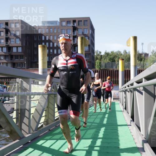 09.08.2026 - GEWOBA Citytriathlon Bremen Yannick Fuchs http://msf.ph/oto/9931944 09.08.2026 10:19:38 Schwimmen 305, 344, 353, 407, 430, 443, 456, 490, 515, 517, 520 meine-sportfotos.de