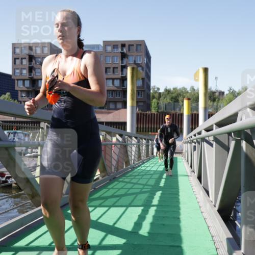 09.08.2026 - GEWOBA Citytriathlon Bremen Yannick Fuchs http://msf.ph/oto/9931957 09.08.2026 10:19:43 Schwimmen 305, 344, 407, 430, 443, 456, 490, 497, 515, 517 meine-sportfotos.de