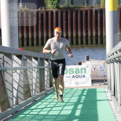 09.08.2026 - GEWOBA Citytriathlon Bremen Yannick Fuchs http://msf.ph/oto/9931976 09.08.2026 10:19:55 Schwimmen 445, 497, 515, 528 meine-sportfotos.de