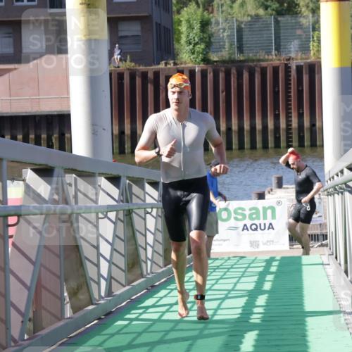 09.08.2026 - GEWOBA Citytriathlon Bremen Yannick Fuchs http://msf.ph/oto/9931978 09.08.2026 10:19:57 Schwimmen 445, 497, 515, 528 meine-sportfotos.de