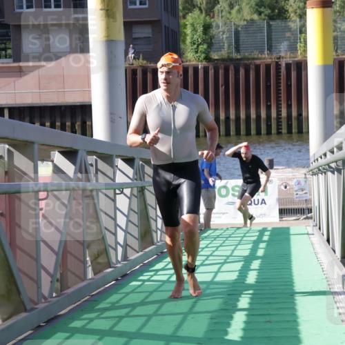 09.08.2026 - GEWOBA Citytriathlon Bremen Yannick Fuchs http://msf.ph/oto/9931980 09.08.2026 10:19:58 Schwimmen 445, 497, 528 meine-sportfotos.de