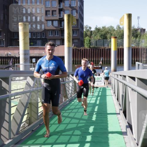 09.08.2026 - GEWOBA Citytriathlon Bremen Yannick Fuchs http://msf.ph/oto/9931998 09.08.2026 10:20:26 Schwimmen 292, 330, 385, 458, 500 meine-sportfotos.de