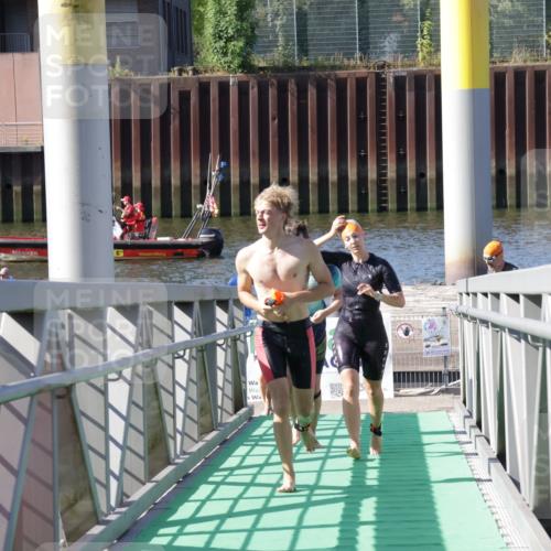 09.08.2026 - GEWOBA Citytriathlon Bremen Yannick Fuchs http://msf.ph/oto/9932003 09.08.2026 10:20:35 Schwimmen 292, 330, 361, 385, 458, 481, 500, 526 meine-sportfotos.de