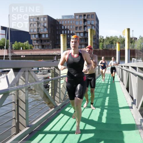 09.08.2026 - GEWOBA Citytriathlon Bremen Yannick Fuchs http://msf.ph/oto/9932016 09.08.2026 10:20:48 Schwimmen 361, 367, 405, 433, 466, 474, 481, 526 meine-sportfotos.de