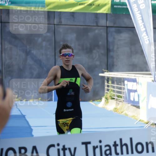 09.08.2026 - GEWOBA Citytriathlon Bremen Yannick Fuchs http://msf.ph/oto/9932018 09.08.2026 10:58:09 Ziel 365 meine-sportfotos.de