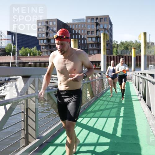 09.08.2026 - GEWOBA Citytriathlon Bremen Yannick Fuchs http://msf.ph/oto/9932020 09.08.2026 10:20:49 Schwimmen 361, 367, 405, 433, 466, 474, 481, 526 meine-sportfotos.de