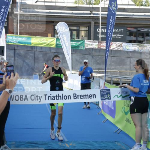 09.08.2026 - GEWOBA Citytriathlon Bremen Yannick Fuchs http://msf.ph/oto/9932025 09.08.2026 10:58:11 Ziel 365 meine-sportfotos.de