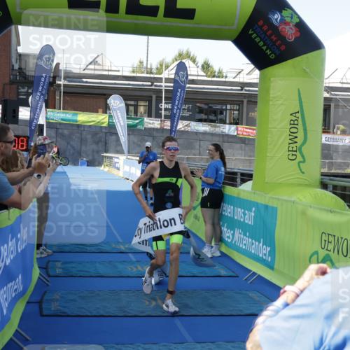09.08.2026 - GEWOBA Citytriathlon Bremen Yannick Fuchs http://msf.ph/oto/9932037 09.08.2026 10:58:12 Ziel 365 meine-sportfotos.de