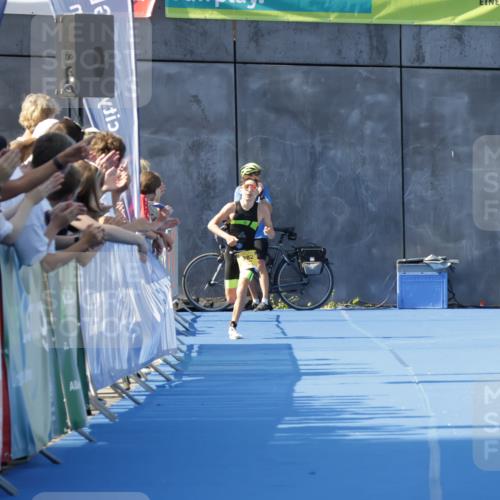 09.08.2026 - GEWOBA Citytriathlon Bremen Yannick Fuchs http://msf.ph/oto/9932051 09.08.2026 11:01:54 Ziel  meine-sportfotos.de