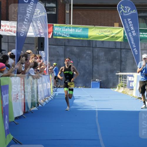 09.08.2026 - GEWOBA Citytriathlon Bremen Yannick Fuchs http://msf.ph/oto/9932055 09.08.2026 11:01:58 Ziel 282 meine-sportfotos.de