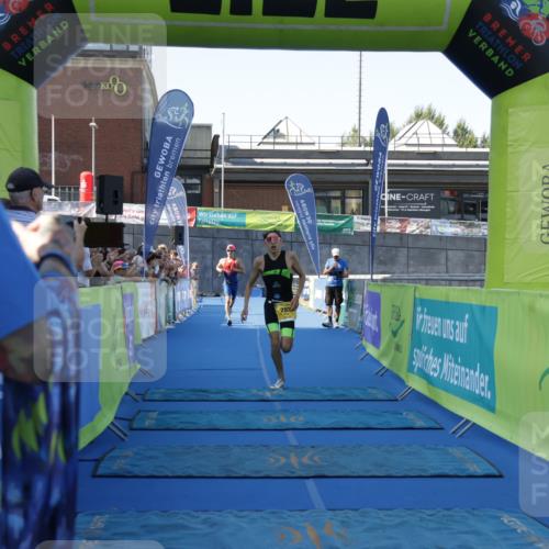 09.08.2026 - GEWOBA Citytriathlon Bremen Yannick Fuchs http://msf.ph/oto/9932067 09.08.2026 11:02:01 Ziel 282, 285 meine-sportfotos.de