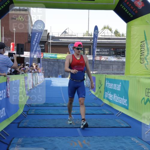 09.08.2026 - GEWOBA Citytriathlon Bremen Yannick Fuchs http://msf.ph/oto/9932078 09.08.2026 11:02:06 Ziel 282, 285 meine-sportfotos.de
