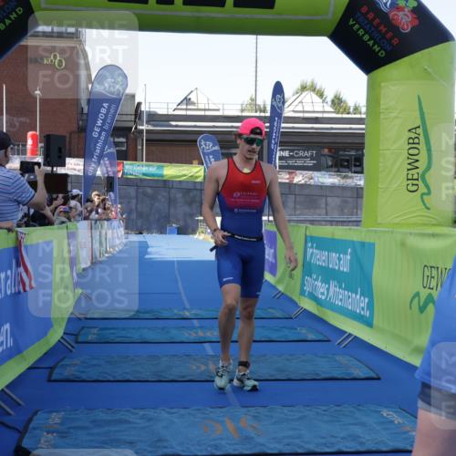 09.08.2026 - GEWOBA Citytriathlon Bremen Yannick Fuchs http://msf.ph/oto/9932080 09.08.2026 11:02:06 Ziel 282, 285 meine-sportfotos.de