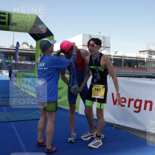 09.08.2026 - GEWOBA Citytriathlon Bremen Yannick Fuchs http://msf.ph/oto/9932089 09.08.2026 11:02:11 Ziel  meine-sportfotos.de