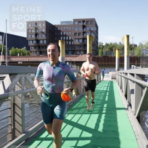 09.08.2026 - GEWOBA Citytriathlon Bremen Yannick Fuchs http://msf.ph/oto/9932096 09.08.2026 10:21:28 Schwimmen 231, 331, 457, 492 meine-sportfotos.de
