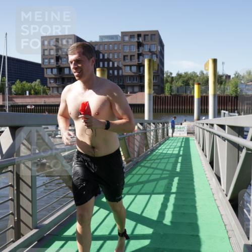 09.08.2026 - GEWOBA Citytriathlon Bremen Yannick Fuchs http://msf.ph/oto/9932099 09.08.2026 10:21:29 Schwimmen 231, 331, 457, 492 meine-sportfotos.de