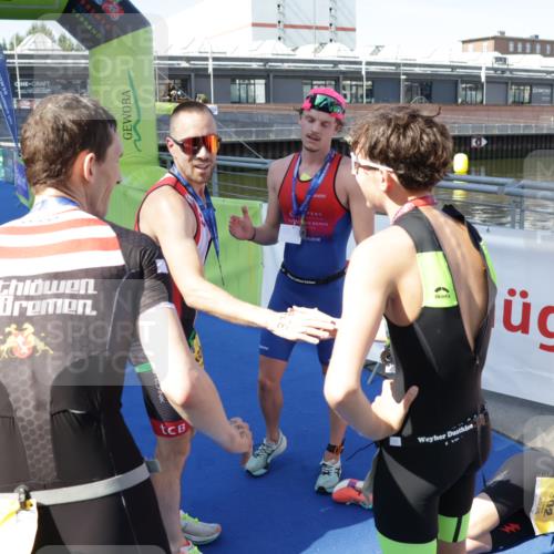 09.08.2026 - GEWOBA Citytriathlon Bremen Yannick Fuchs http://msf.ph/oto/9932107 09.08.2026 11:02:45 Ziel  meine-sportfotos.de