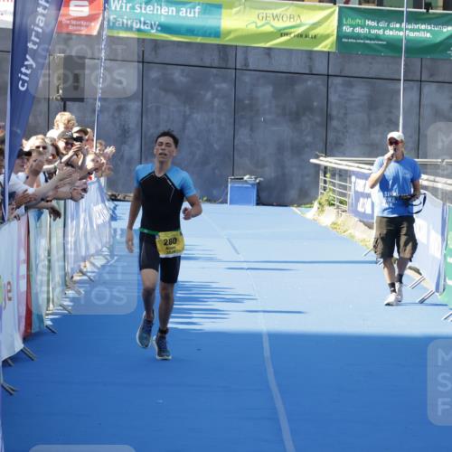 09.08.2026 - GEWOBA Citytriathlon Bremen Yannick Fuchs http://msf.ph/oto/9932142 09.08.2026 11:05:14 Ziel 280 meine-sportfotos.de