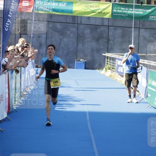 09.08.2026 - GEWOBA Citytriathlon Bremen Yannick Fuchs http://msf.ph/oto/9932146 09.08.2026 11:05:15 Ziel 280 meine-sportfotos.de