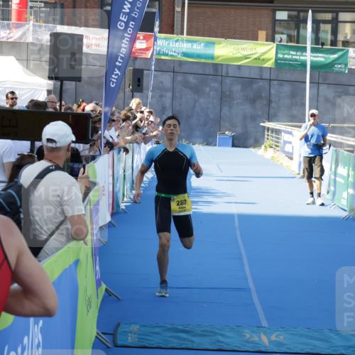 09.08.2026 - GEWOBA Citytriathlon Bremen Yannick Fuchs http://msf.ph/oto/9932149 09.08.2026 11:05:16 Ziel 280 meine-sportfotos.de
