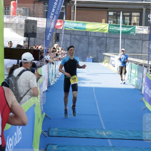 09.08.2026 - GEWOBA Citytriathlon Bremen Yannick Fuchs http://msf.ph/oto/9932152 09.08.2026 11:05:16 Ziel 280 meine-sportfotos.de