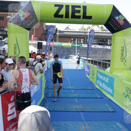 09.08.2026 - GEWOBA Citytriathlon Bremen Yannick Fuchs http://msf.ph/oto/9932160 09.08.2026 11:05:19 Ziel 280 meine-sportfotos.de