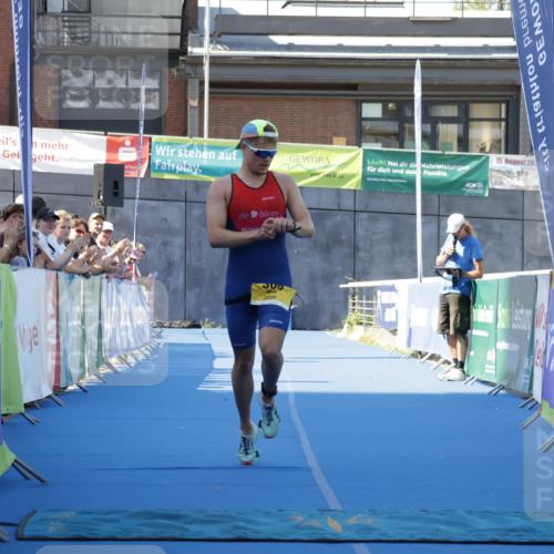 09.08.2026 - GEWOBA Citytriathlon Bremen Yannick Fuchs http://msf.ph/oto/9932163 09.08.2026 11:05:41 Ziel 306 meine-sportfotos.de