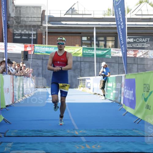 09.08.2026 - GEWOBA Citytriathlon Bremen Yannick Fuchs http://msf.ph/oto/9932166 09.08.2026 11:05:42 Ziel 306 meine-sportfotos.de
