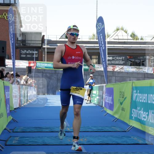 09.08.2026 - GEWOBA Citytriathlon Bremen Yannick Fuchs http://msf.ph/oto/9932175 09.08.2026 11:05:43 Ziel 306 meine-sportfotos.de