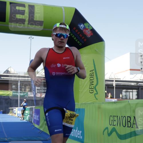 09.08.2026 - GEWOBA Citytriathlon Bremen Yannick Fuchs http://msf.ph/oto/9932180 09.08.2026 11:05:44 Ziel 306 meine-sportfotos.de