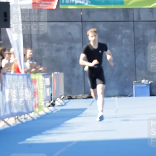 09.08.2026 - GEWOBA Citytriathlon Bremen Yannick Fuchs http://msf.ph/oto/9932194 09.08.2026 11:07:53 Ziel 310 meine-sportfotos.de