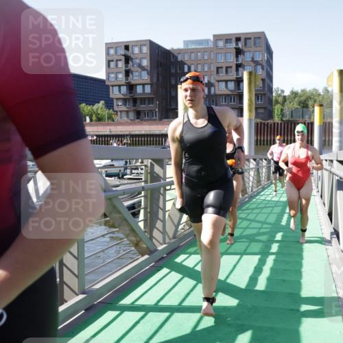 09.08.2026 - GEWOBA Citytriathlon Bremen Yannick Fuchs http://msf.ph/oto/9932196 09.08.2026 10:22:05 Schwimmen 221, 419, 461, 467, 477, 483, 487, 493, 495, 501, 508, 514 meine-sportfotos.de
