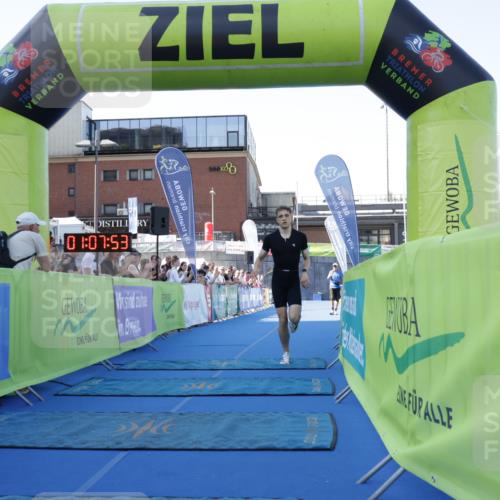 09.08.2026 - GEWOBA Citytriathlon Bremen Yannick Fuchs http://msf.ph/oto/9932200 09.08.2026 11:07:57 Ziel 310 meine-sportfotos.de
